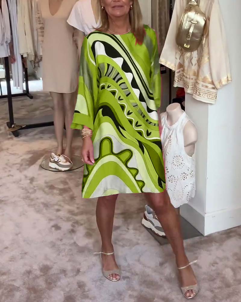 Leichtes Midikleid in A-Linie mit Dreiviertelärmeln