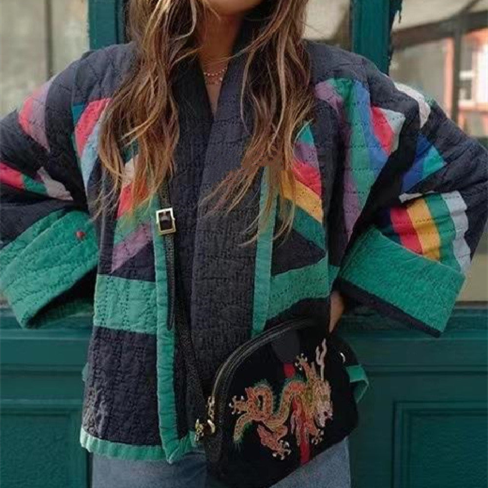 Cappotto oversize da donna in stile retrò revival con vivace design patchwork