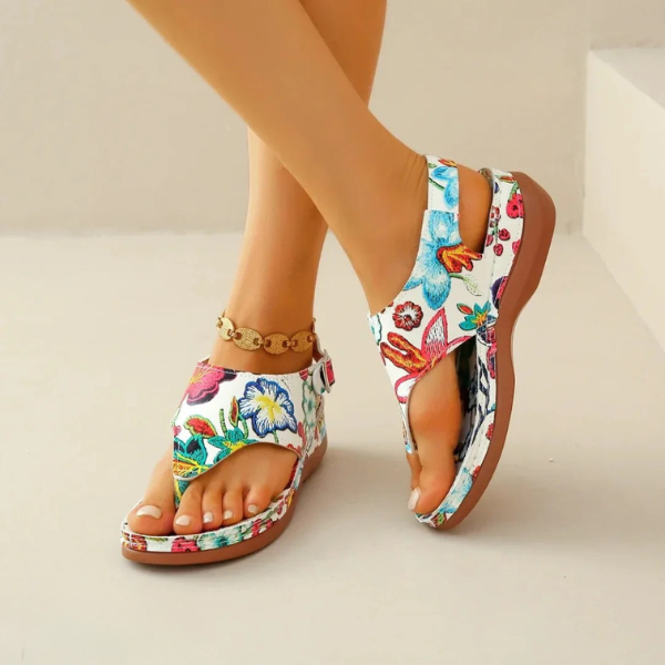 Damskie sandały ortopedyczne w kwiaty z amortyzowanym podbiciem