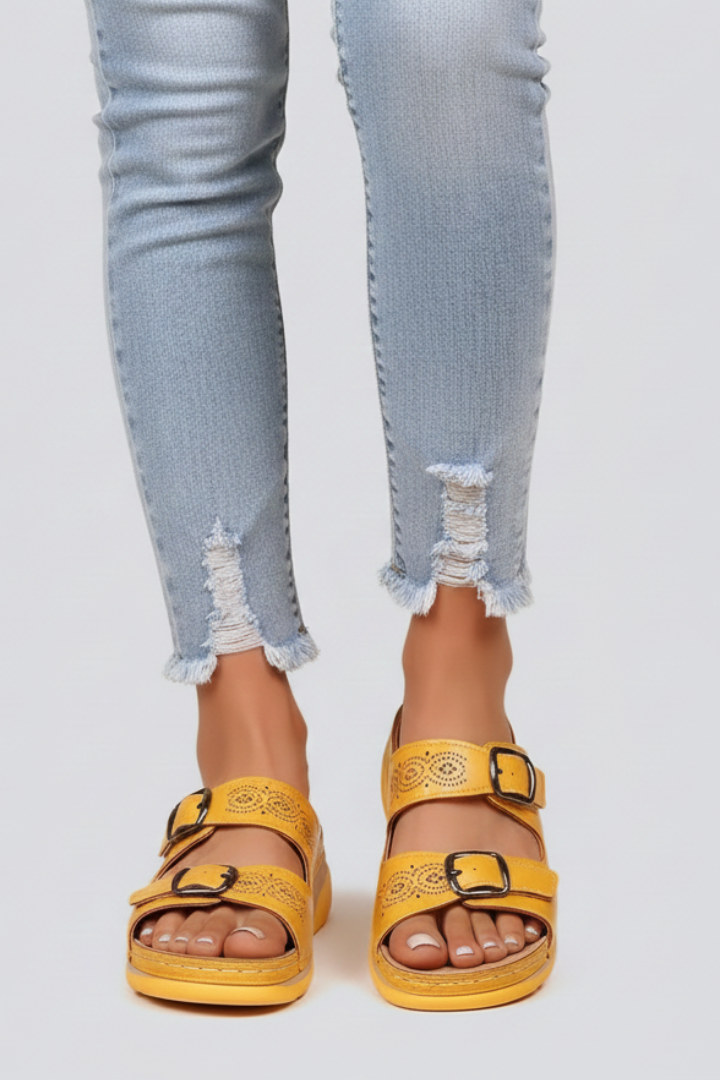 Damskie płaskie, wsuwane sandały z odkrytymi palcami i paskami na sprzączkę