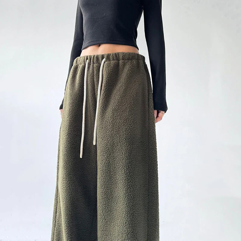Cozy Plush Wide-Leg Fleece Pants for All-Day Comfort