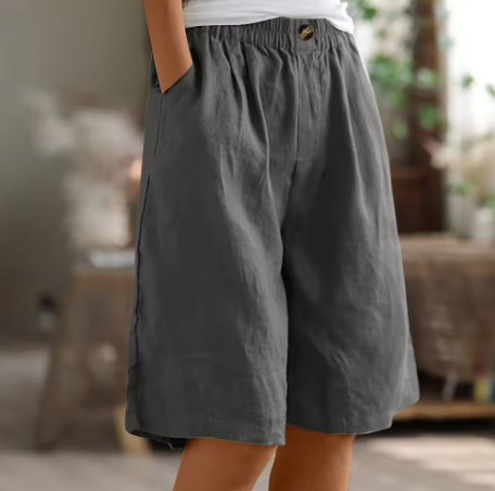 Women’s Loose Summer Shorts – Breathable Fabric with Sleek, Flexible Design