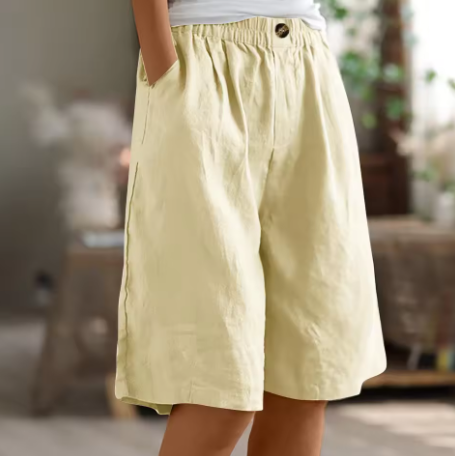 Women’s Loose Summer Shorts – Breathable Fabric with Sleek, Flexible Design