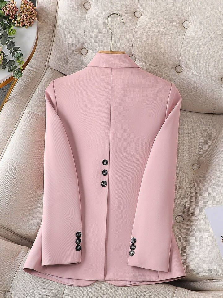 Marynarka Wizytowa Damska | Dopasowany krój i dwurzędowy krój