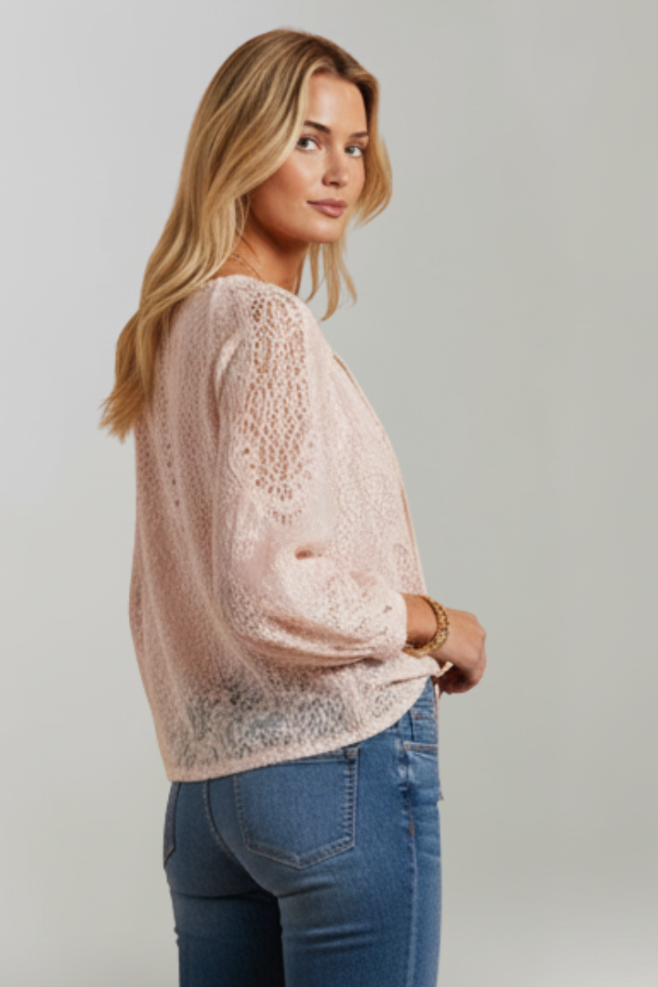 Transparente Damenbluse mit Häkeldetails und Bindekragen – Bequeme Passform