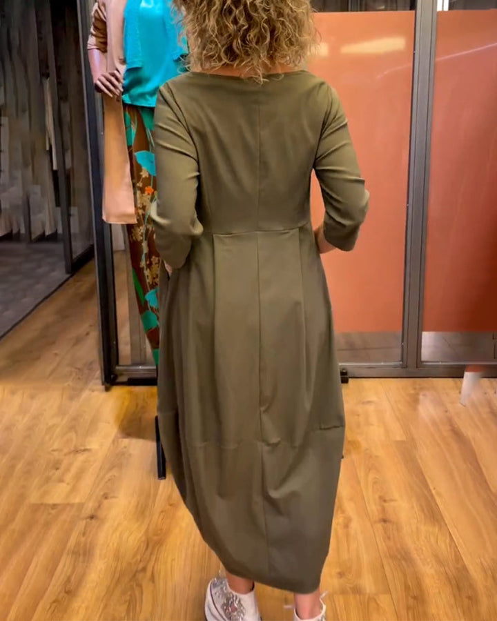 Naisten imarteleva pitkähihainen midimekko