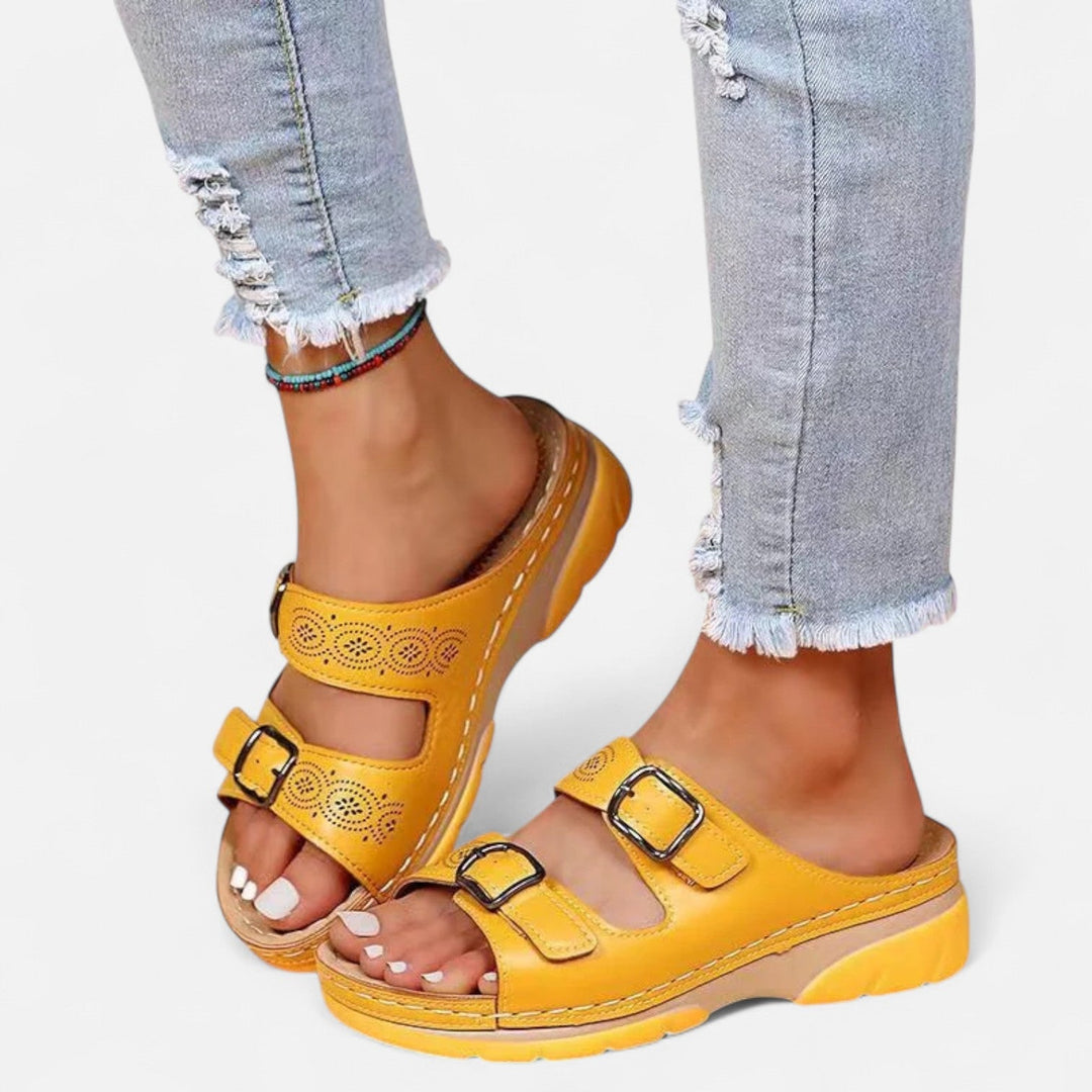 Damesandaler i polstret læder