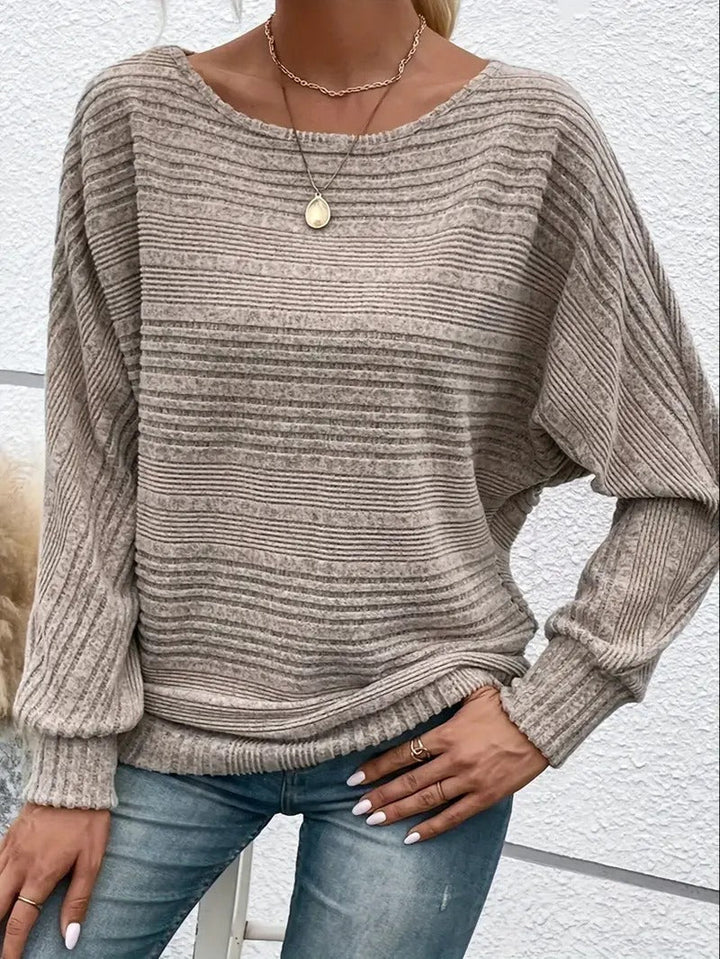 Pull en maille douce à manches chauve-souris pour femme