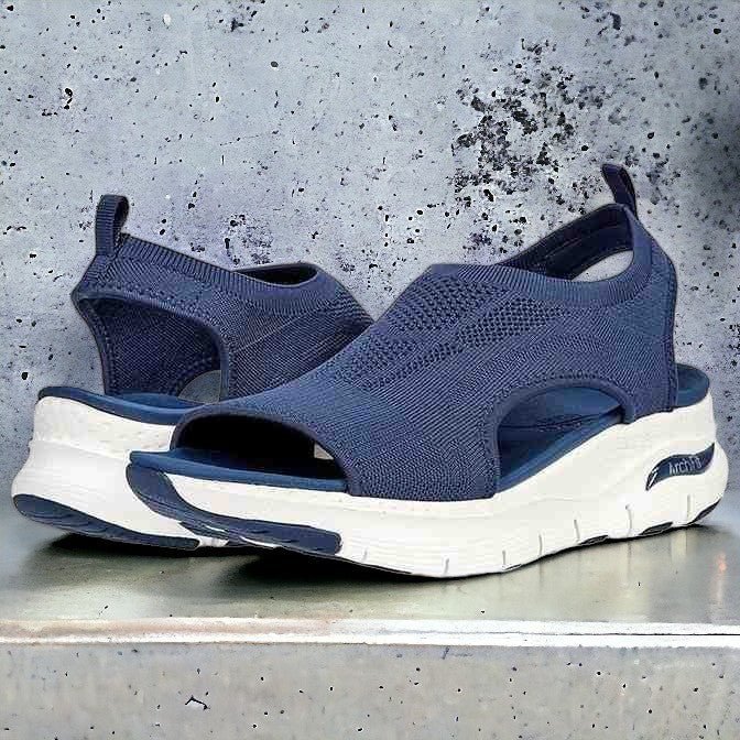 Ortopediske sportssandaler for kvinner med pustende mesh og sklisikker yttersåle for komfort